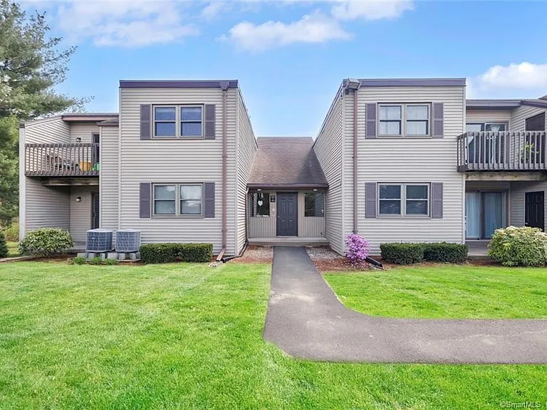 Twin Circle Dr — Photo 26
