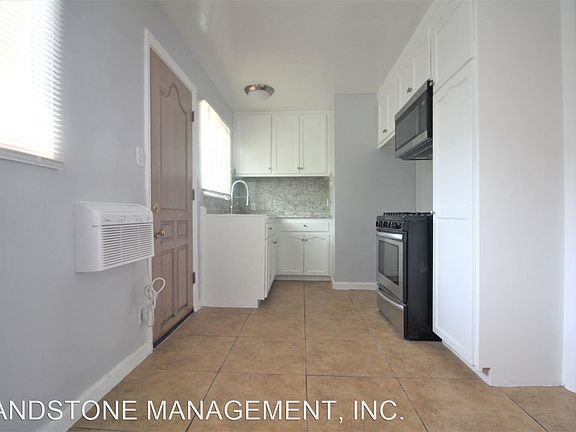 5th image of 4424 1/4 Lincoln Ave #11435813