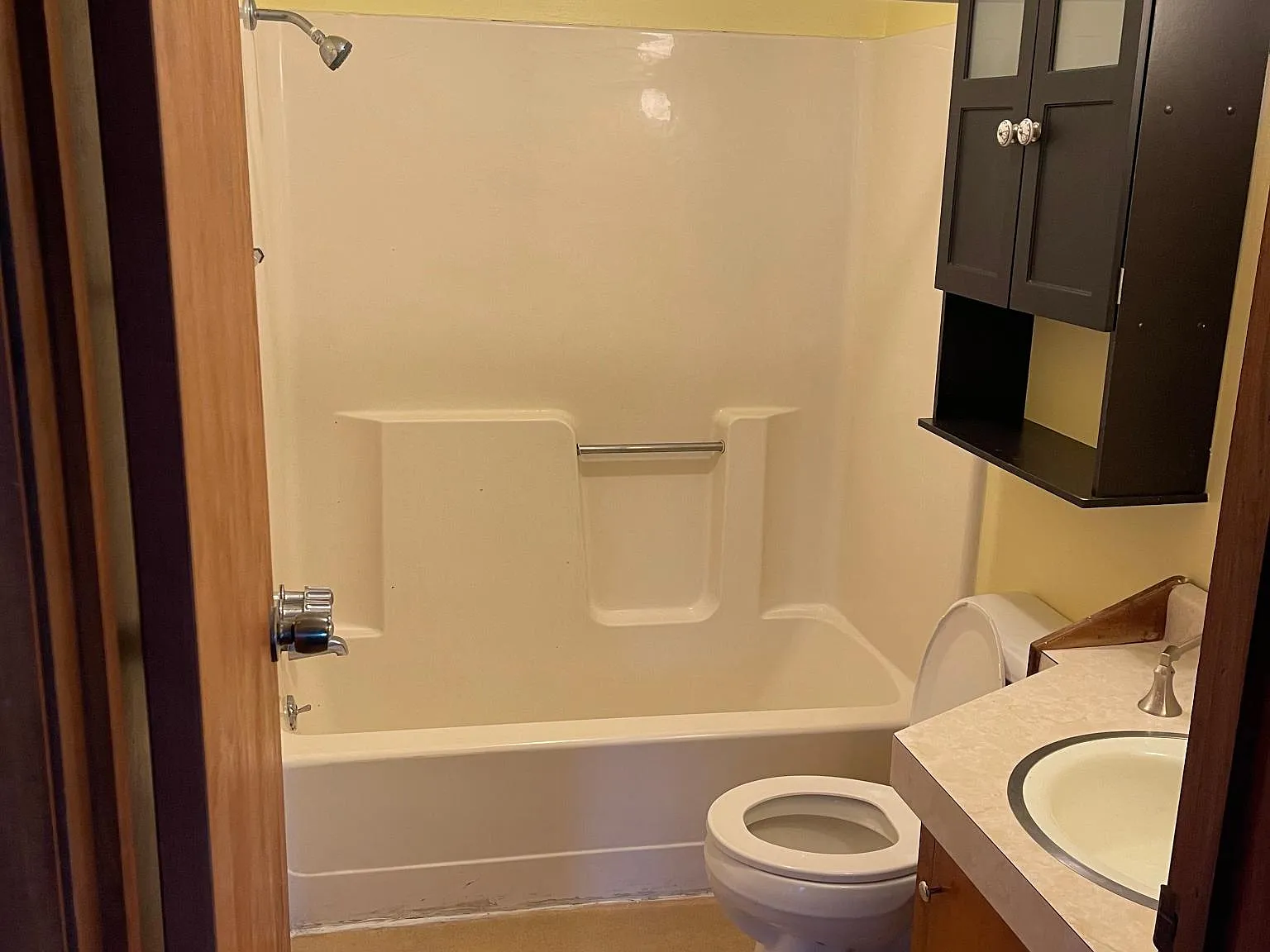 645 W College St — Photo 1
