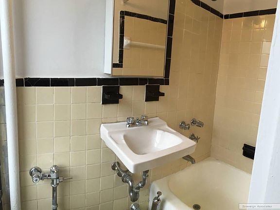 5th image of 936 W End Ave APT G13