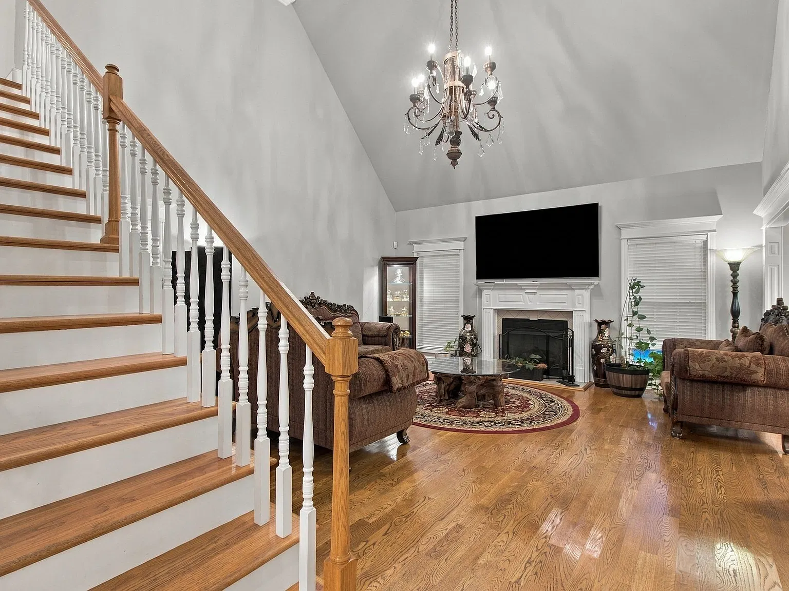 4 bed, 3.0 bath, 2522 sqft, $2,800 — Photo 4