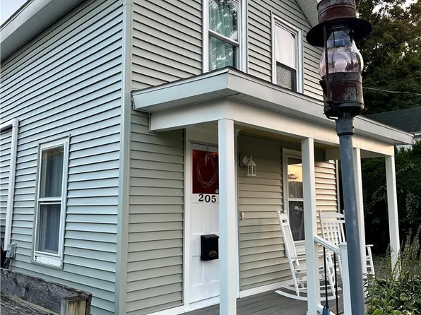 205 Thompson St, Fayetteville, NY 13066