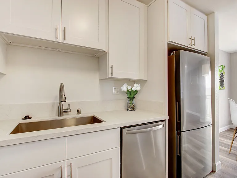5207 Zelzah Ave — Photo 10