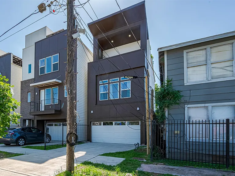 2909 Nagle St — Photo 40