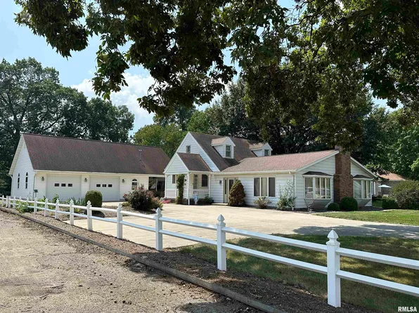 1419 E Fayette Ave, Teutopolis, IL 62467