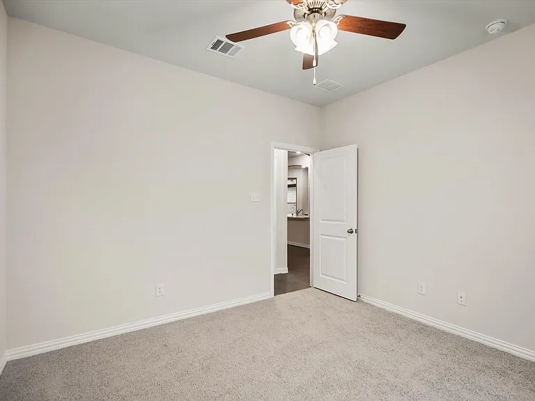 2036 Almassera Dr — Photo 21