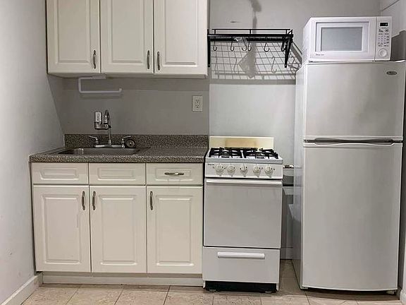 4th image of 3095 30th St #1B