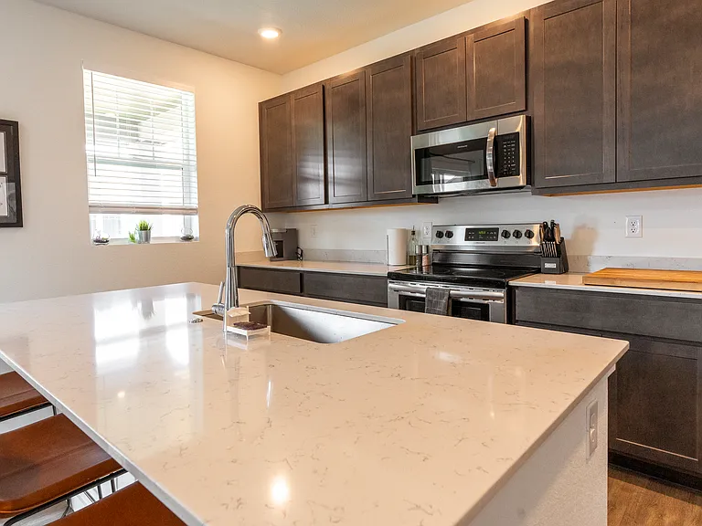 2560 Canfield Ln — Photo 24