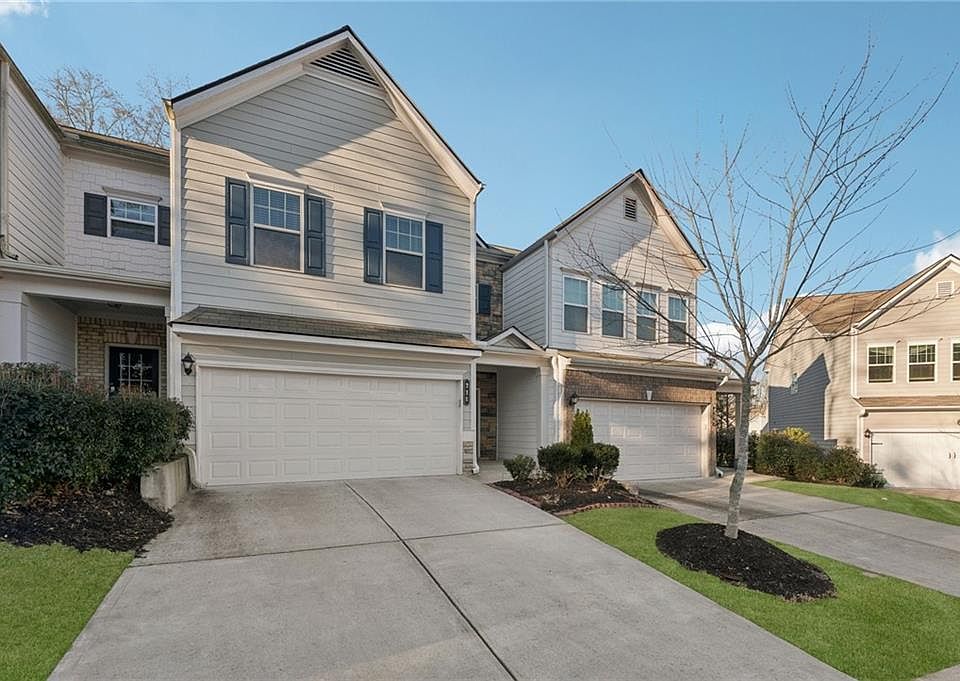 1st image of 216 Piedmont Cir