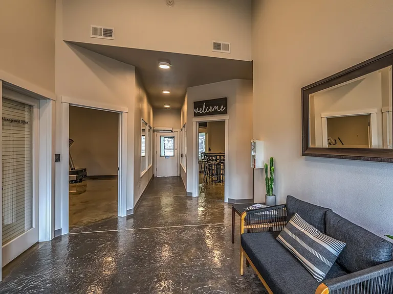 20720 Empire Ave — Photo 36