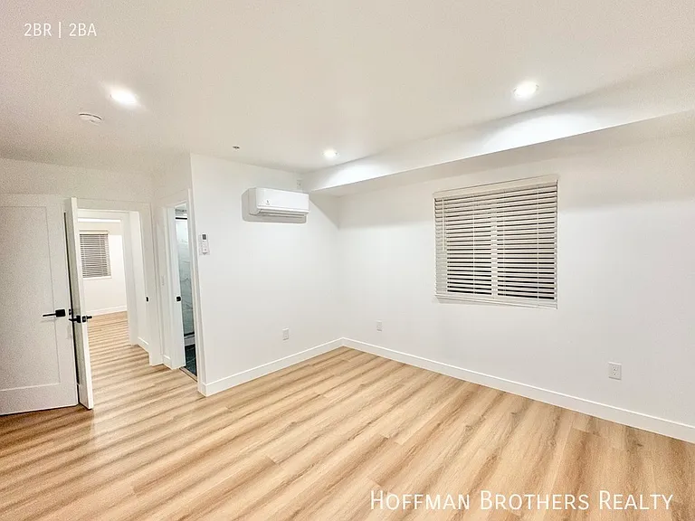 4512 1/4 Saint Elmo Dr — Photo 9