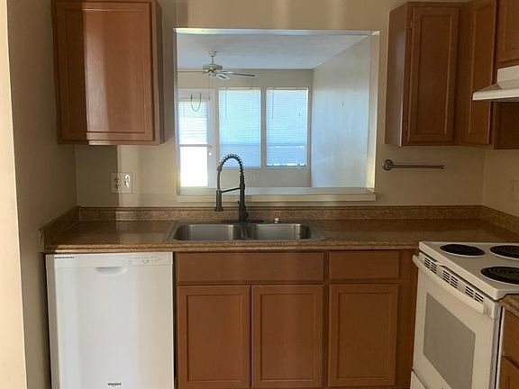 3rd image of 2207 Stonington Ave #2207
