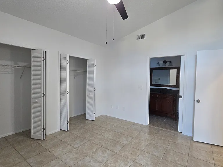 846 Grenadier Dr — Photo 9