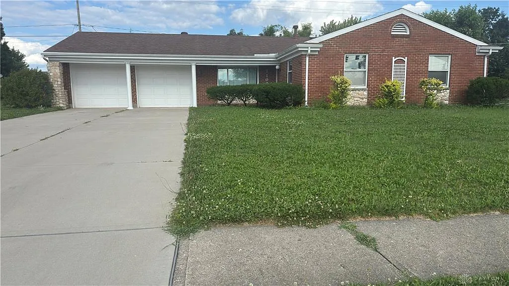 4 bed, 2.0 bath, 1579 sqft, $2,000 — Photo 1