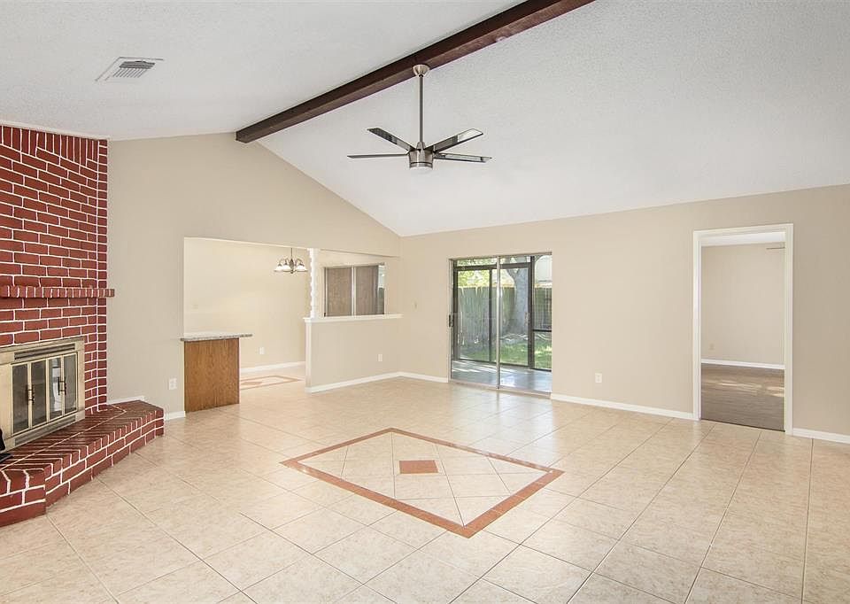 1st image of 11831 N Fairhollow Ln