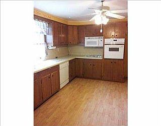 3rd image of 237 S Tuxedo Dr