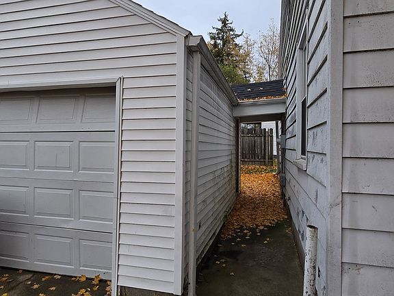 2nd image of 1522 E Cornell Ave
