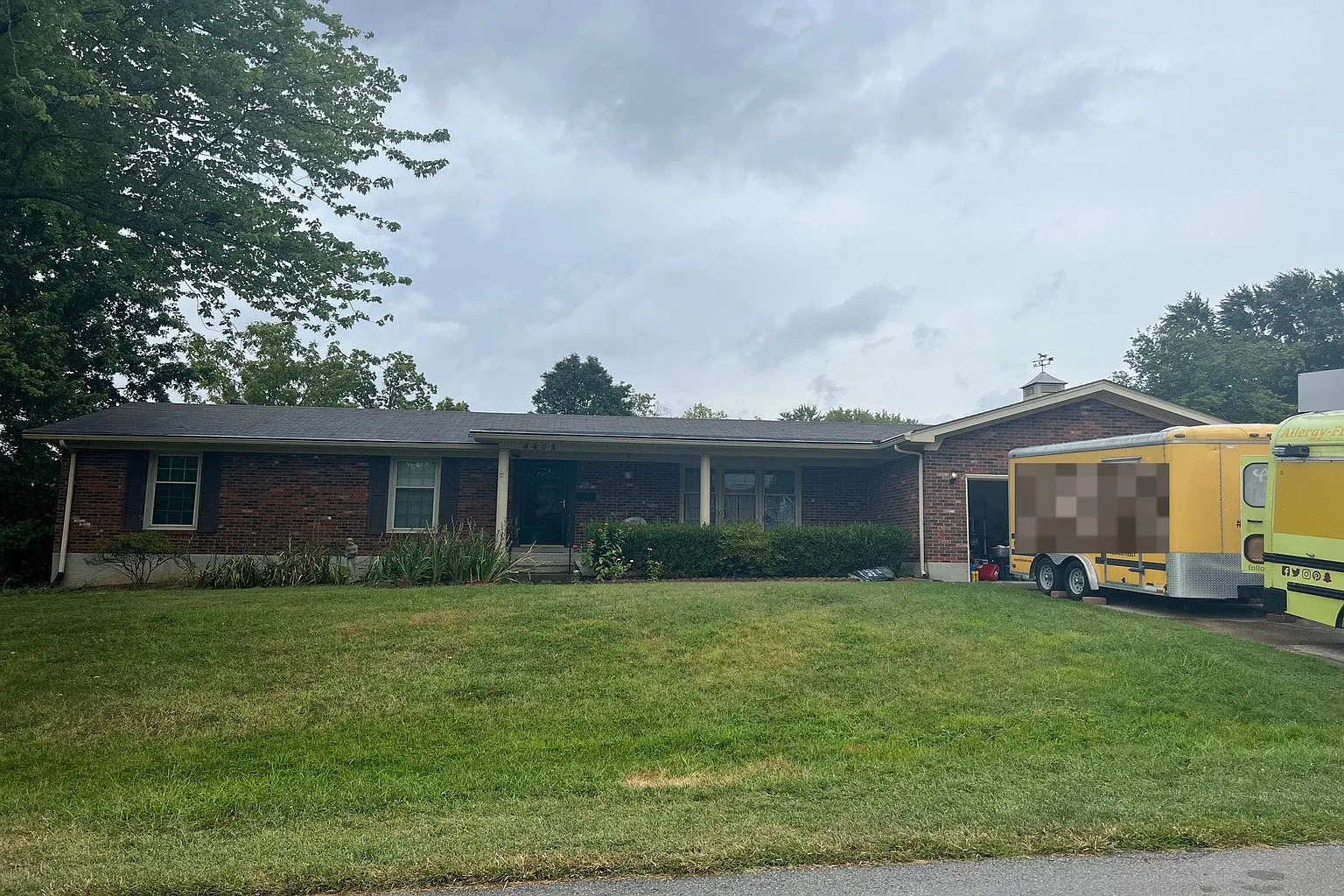 4403 Naneen Dr photo 1