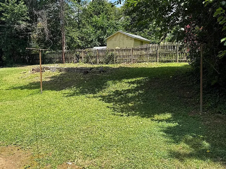2800 Shirey Ave — Photo 5