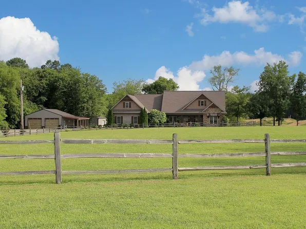 1671 Valentine Rd, New Concord, KY 42076