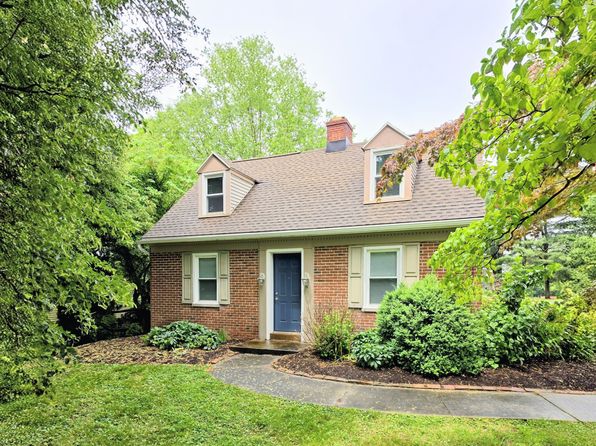 3435 Main St