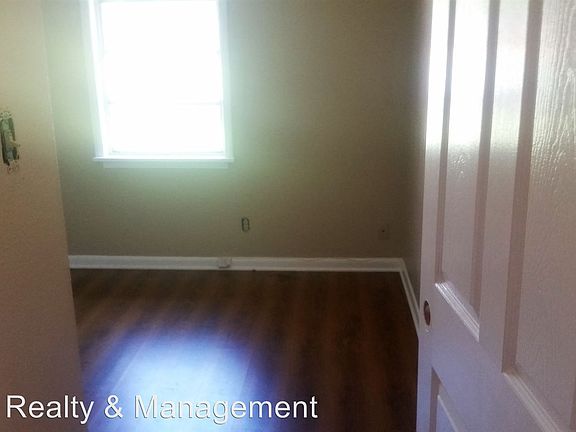 3rd image of 9376 Midvale Dr