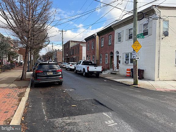4th image of 801 W 9th St