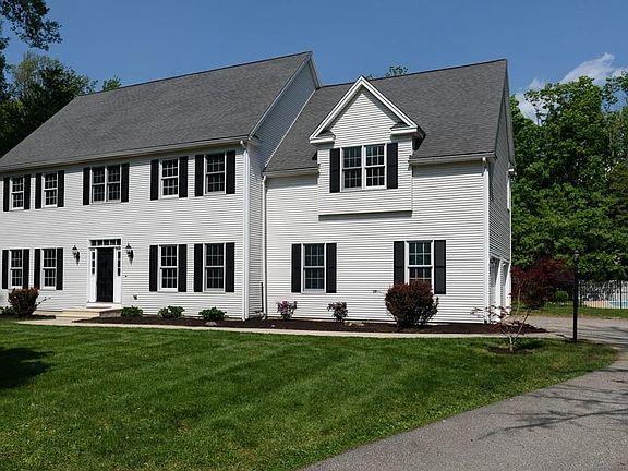 4th image of 376 Crawford St