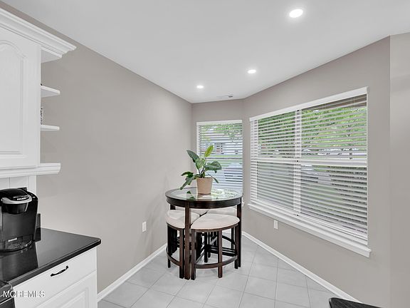 5th image of 267 Sunshine Court