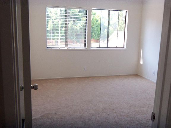 5th image of 402 Coyote Creek Cir