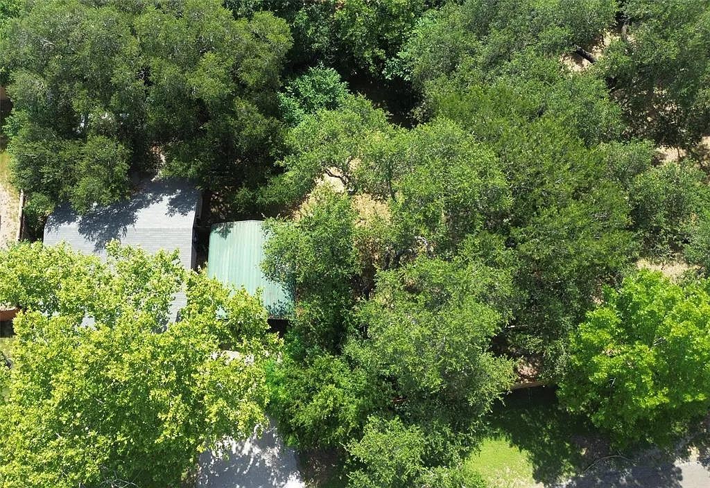 3 bed, 1.5 bath, 945 sqft, $1,600 — Photo 3