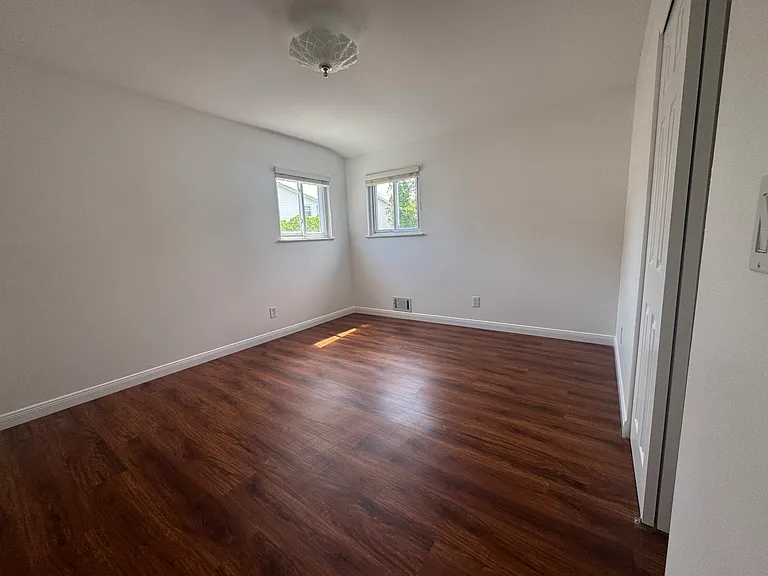42 Amber St #2 — Photo 10