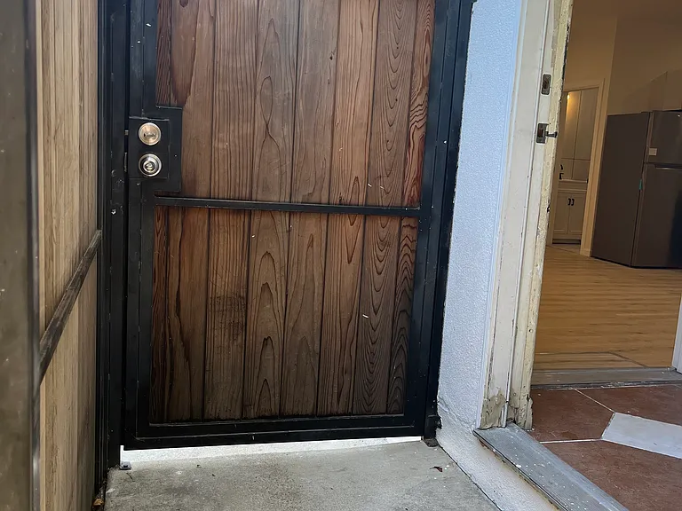 18023 Burbank Blvd — Photo 15