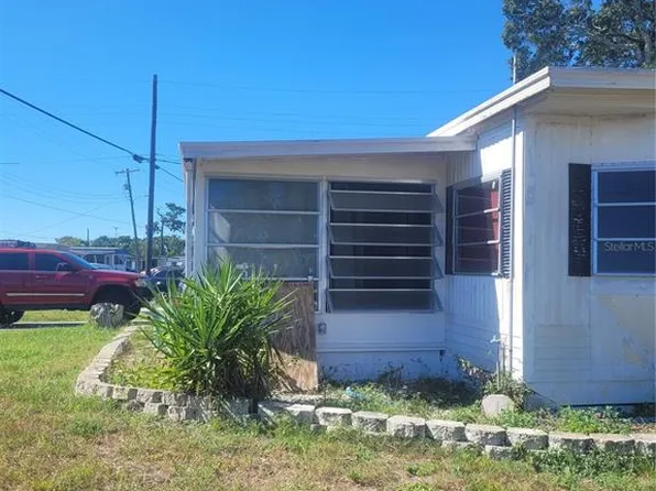 1749 Shady Cove Dr, Holiday, FL 34691