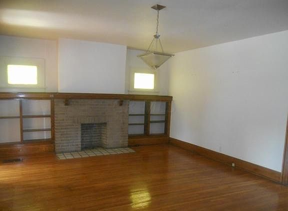2nd image of 2905 Cleveland Ave