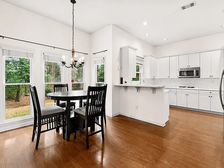 2208 Snug Hbr NE — Photo 21