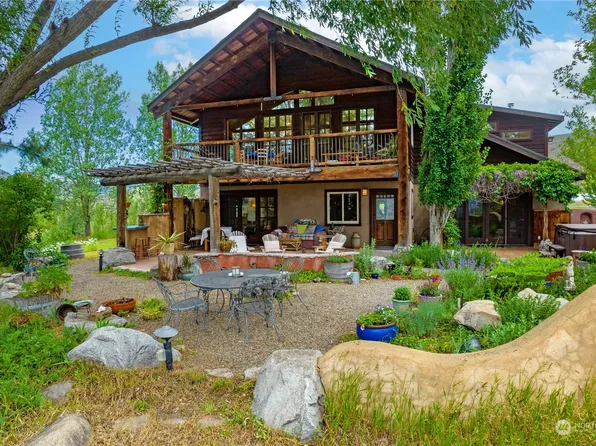 275 Eastside Chewuch Road, Winthrop, WA 98862