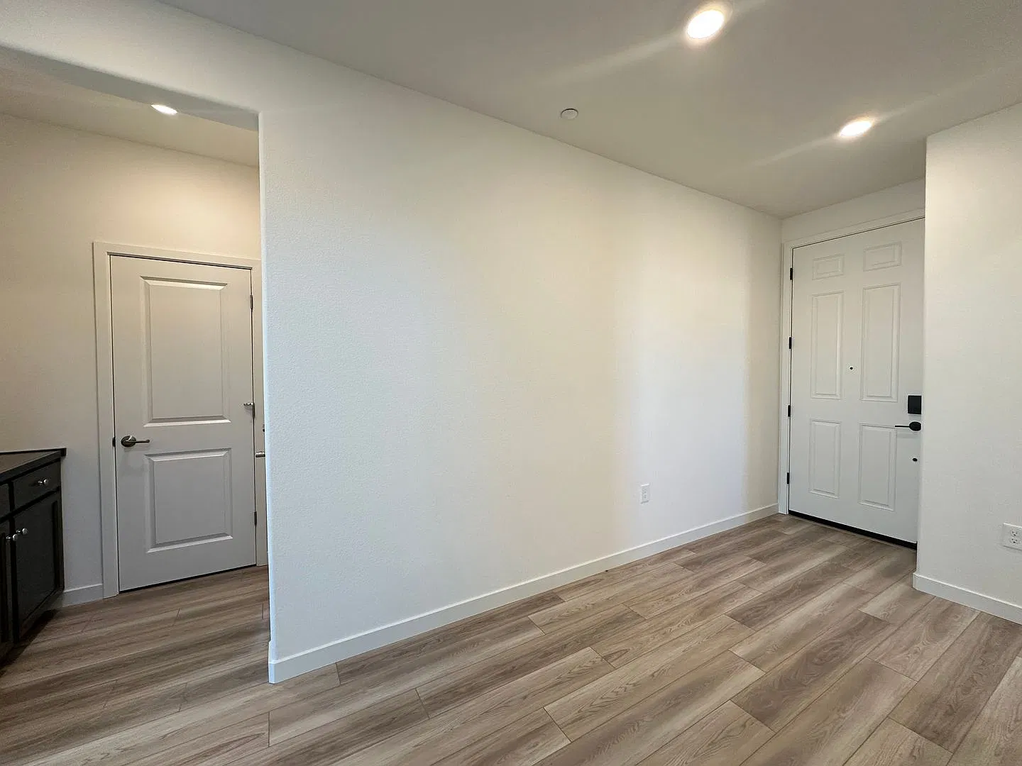 Corner Lot Home In Folsom — Photo 3