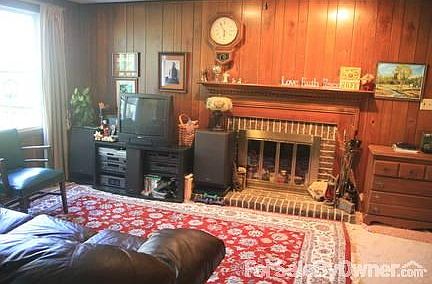 4th image of 1000 W Main St