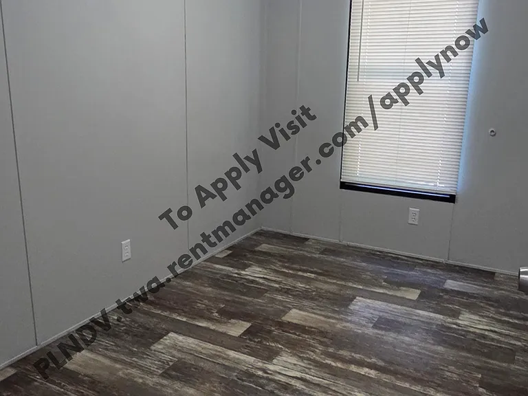 943 Lindsey St — Photo 6