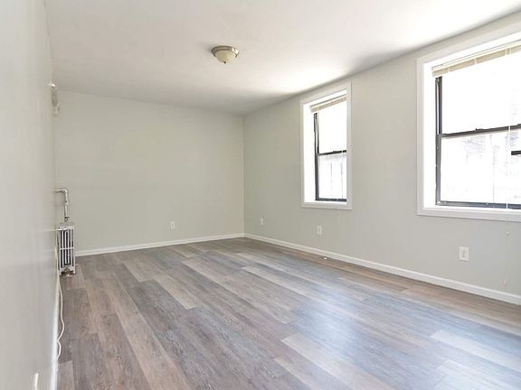 4th image of 546 Isham St APT 34B