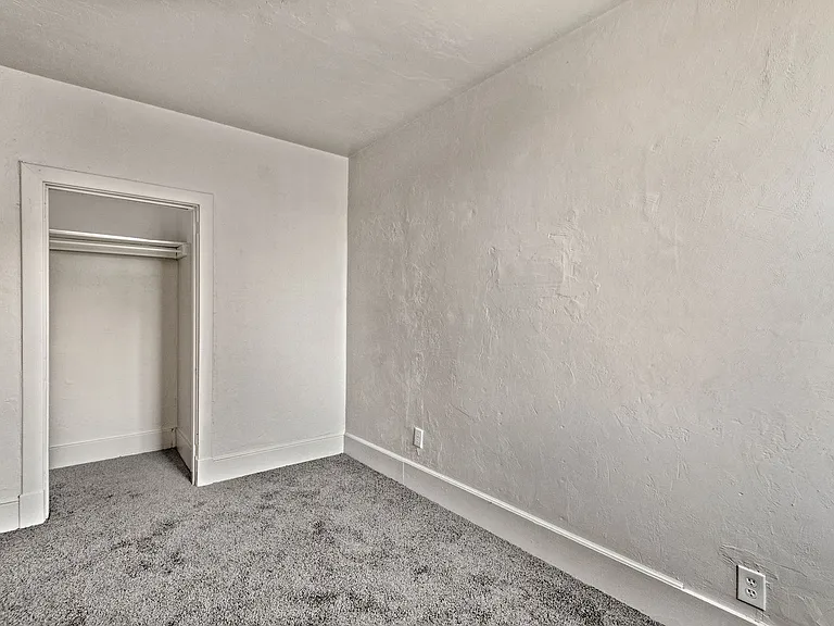Gladden Building — Photo 13