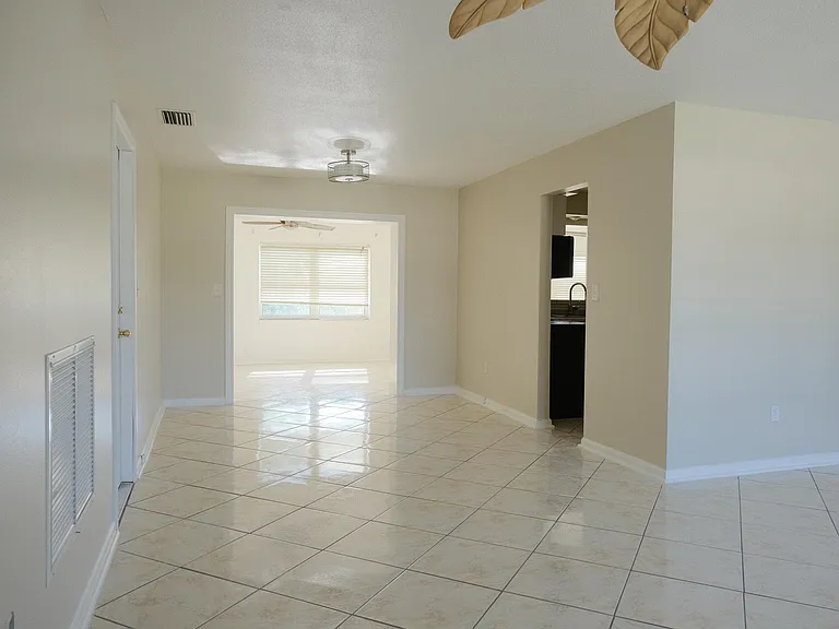 980 Woodland Ave — Photo 16