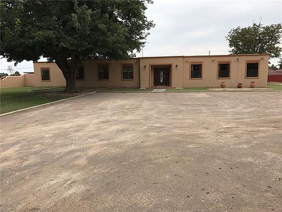 2nd image of 1024 Spur Pl SE