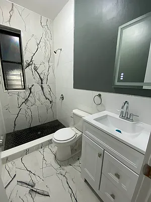 Rented by City Prime Commercial Realty  | media 3