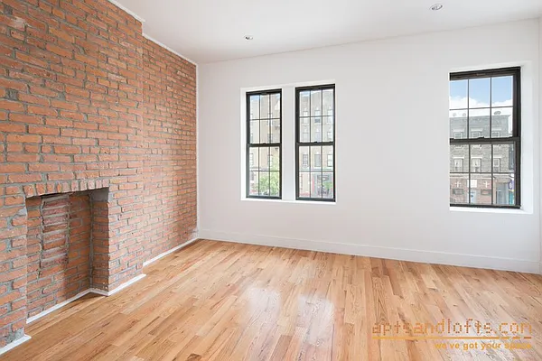 Rented by aptsandlofts.com | media 1