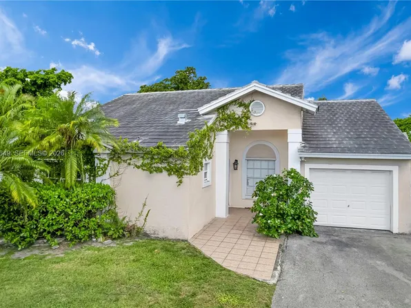 6352 SW 112th Pl, Miami, FL 33173
