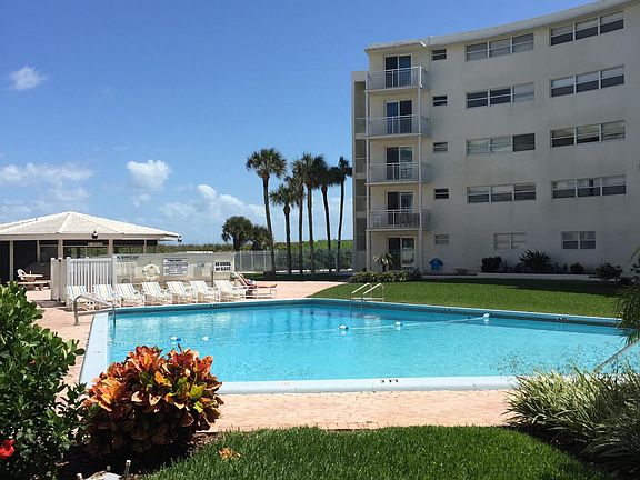 2nd image of 4000 Ocean Beach Blvd APT 1D