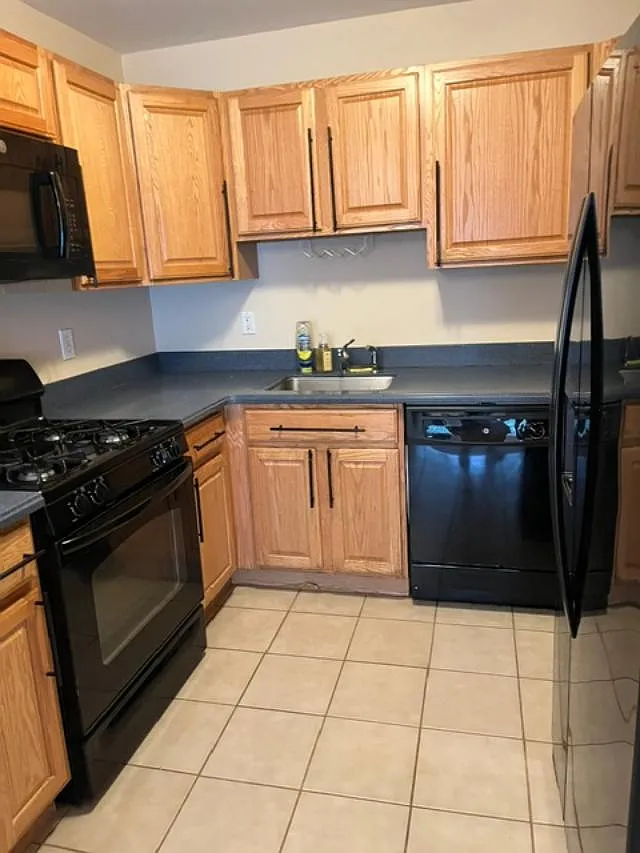 2 bed, 1100 sqft, $3,700 — Photo 3