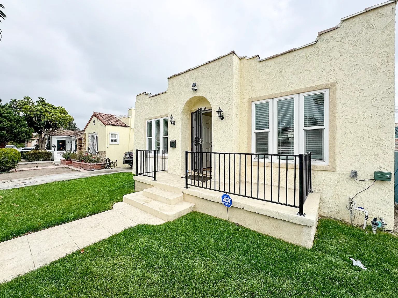 2 bed, 945 sqft, $3,500 — Photo 2